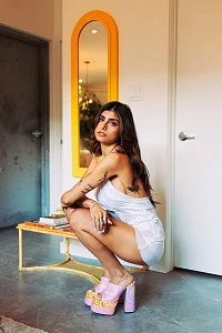 18 step daughter mia khalifa 2023